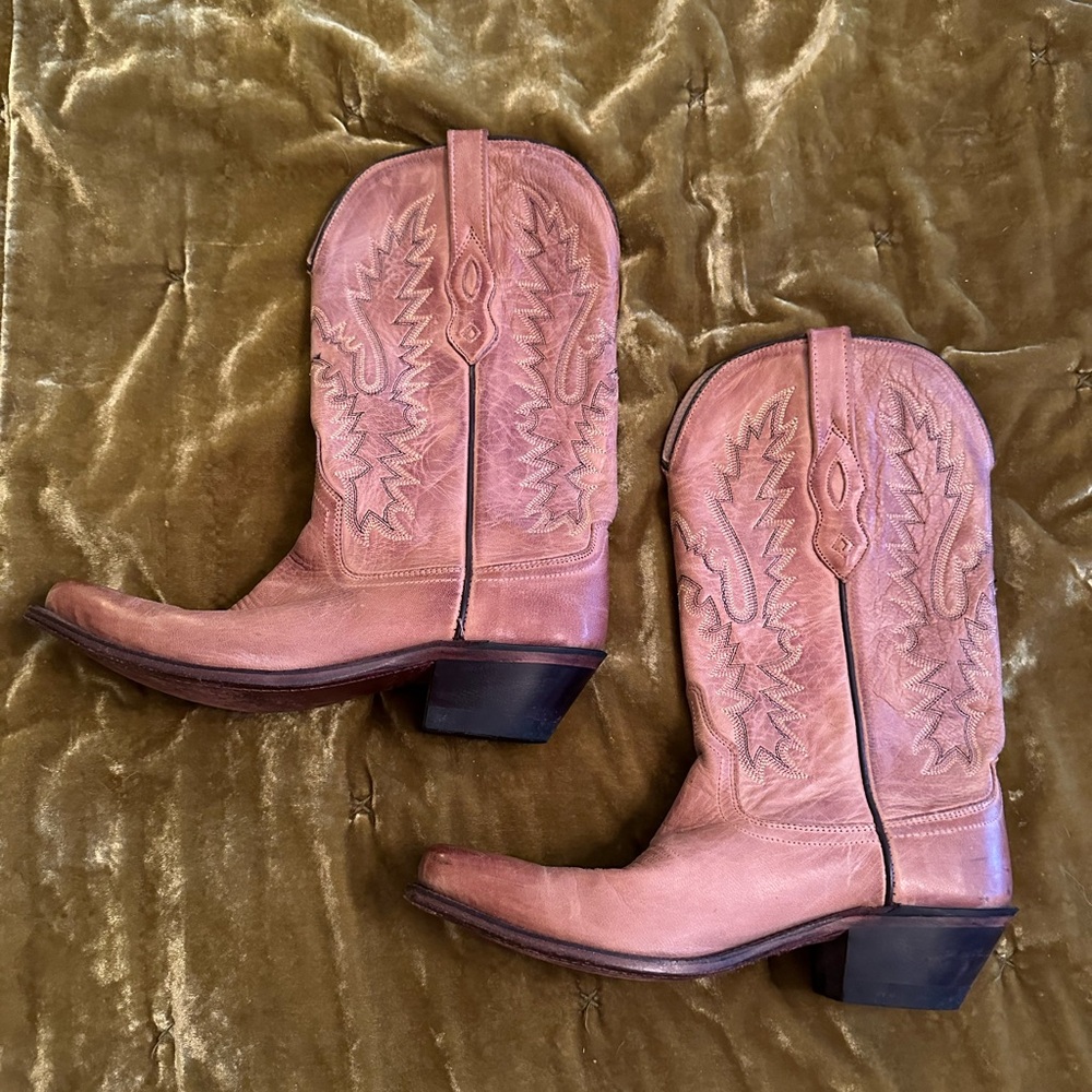 Old west leather cowboy boots. Size 7.5
